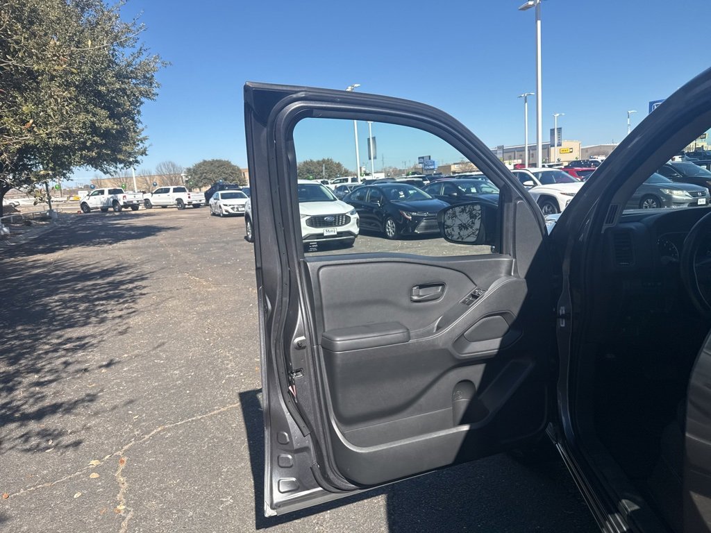 Used 2022 Nissan Frontier S image 9