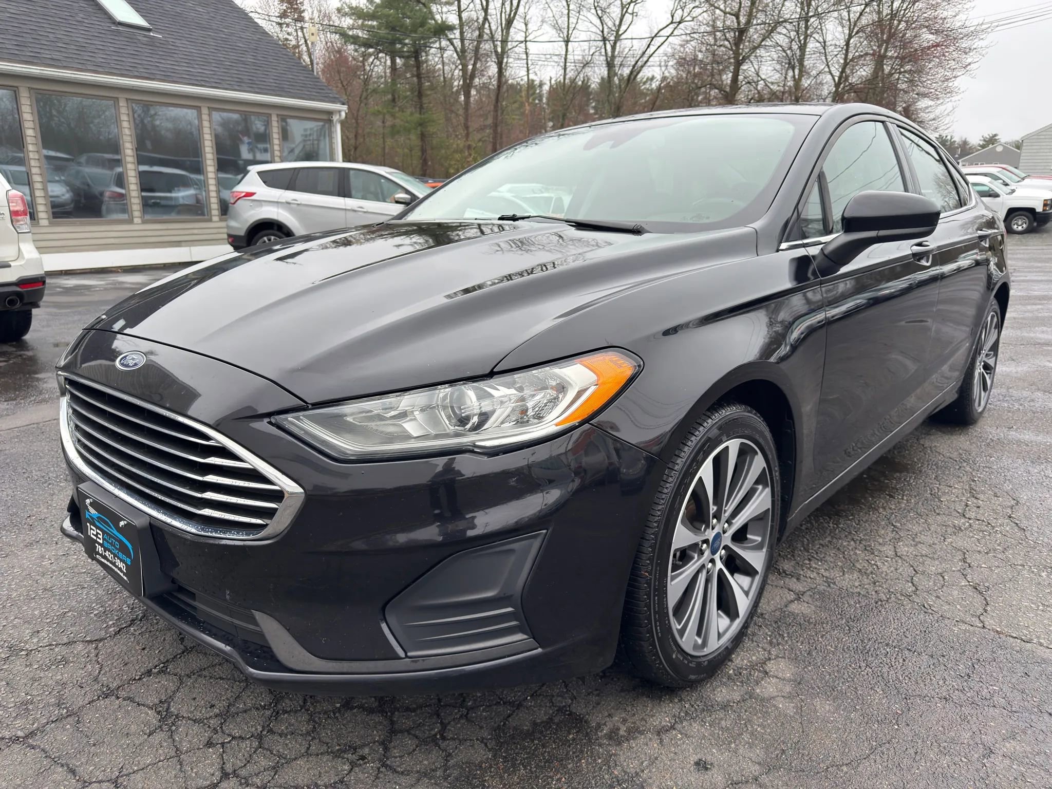 Used 2019 Ford Fusion SE AWD/4WD image 3