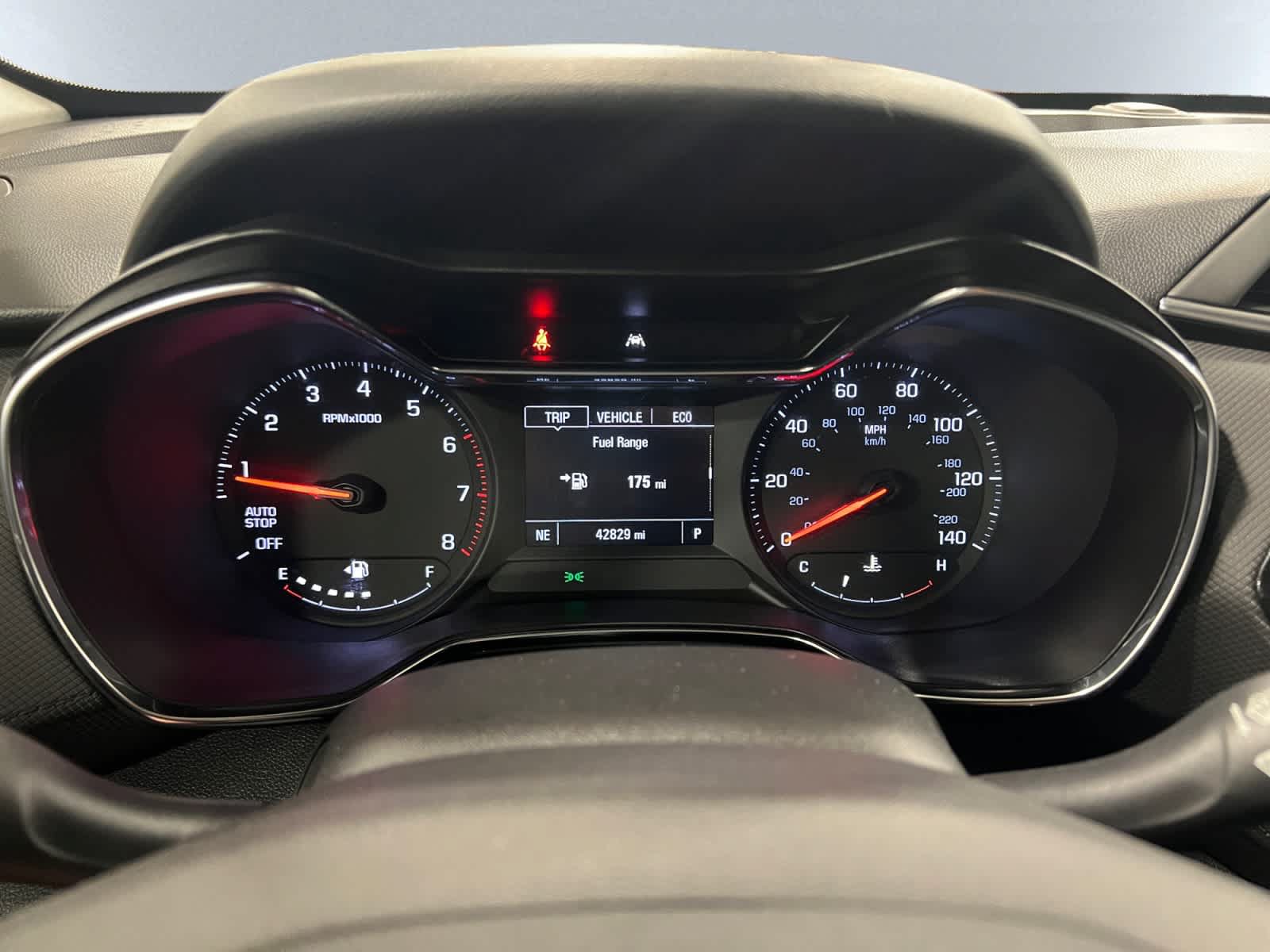 Used 2022 Chevrolet TrailBlazer LT w/ Convenience Package FWD image 9