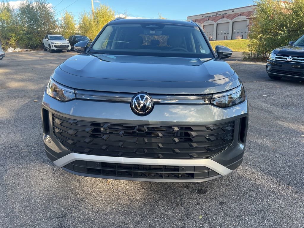 New 2026 Volkswagen Tiguan SE AWD/4WD image 2