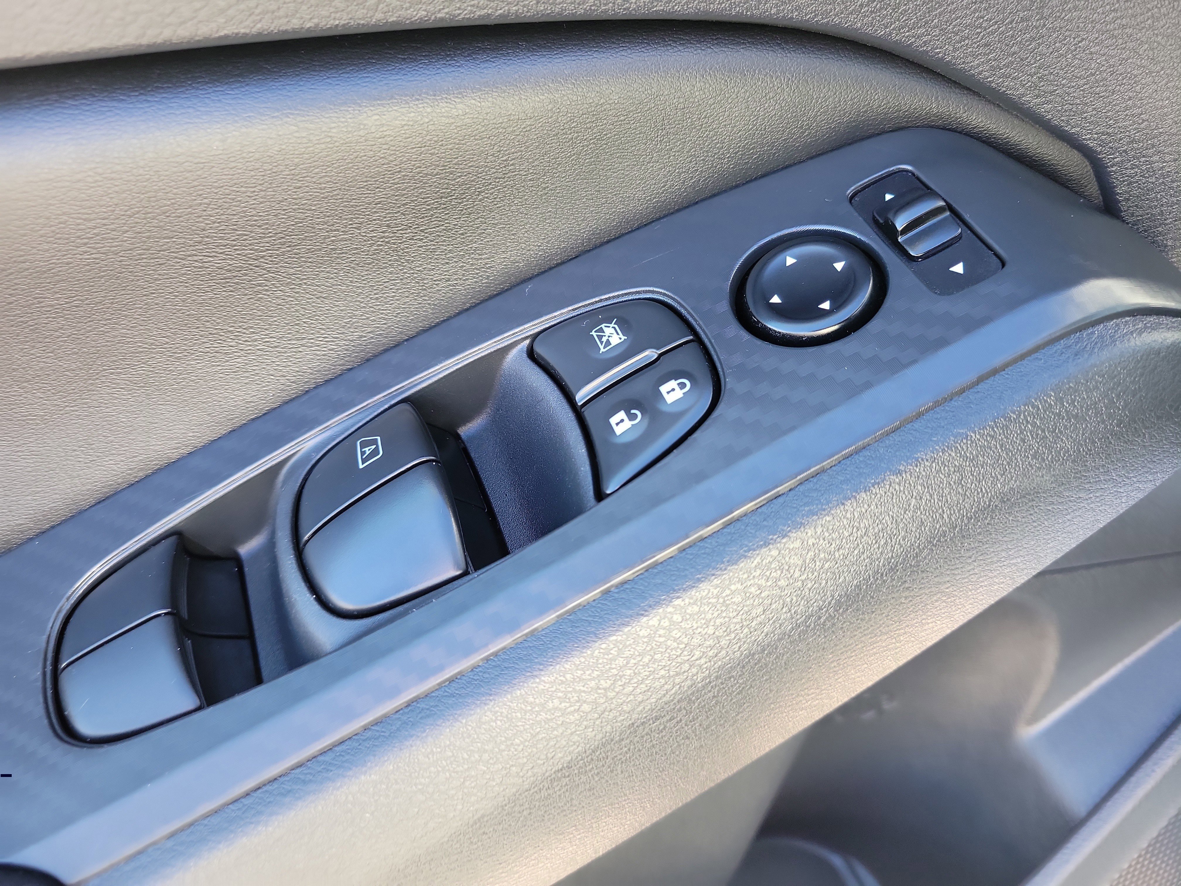 Used 2025 Nissan Altima 2.5 SV image 21