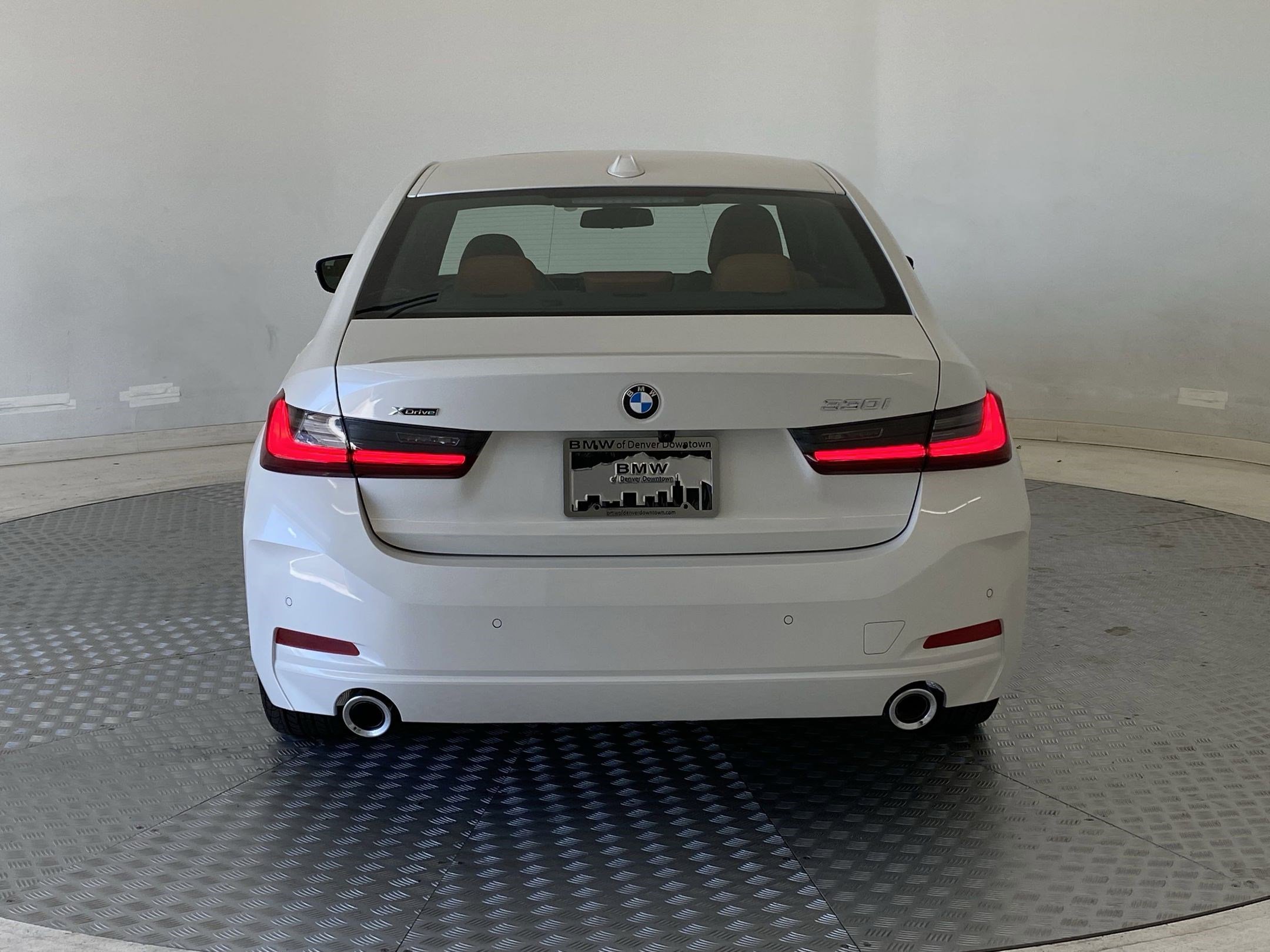 Used 2025 BMW 330i xDrive Sedan w/ Convenience Package image 9