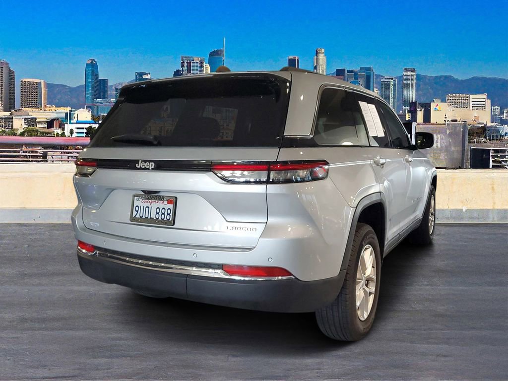 Used 2025 Jeep Grand Cherokee Laredo X image 4