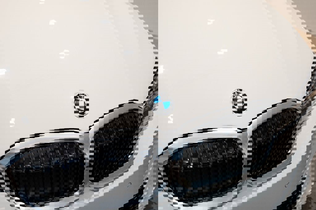 New 2026 BMW 330i xDrive Sedan w/ Convenience Package image 7