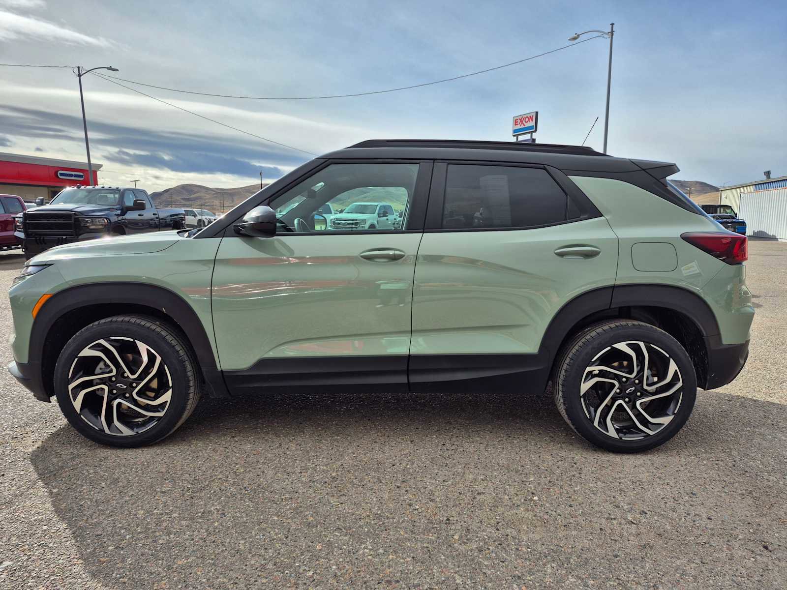Used 2024 Chevrolet TrailBlazer RS w/ Driver Confidence Package image 8