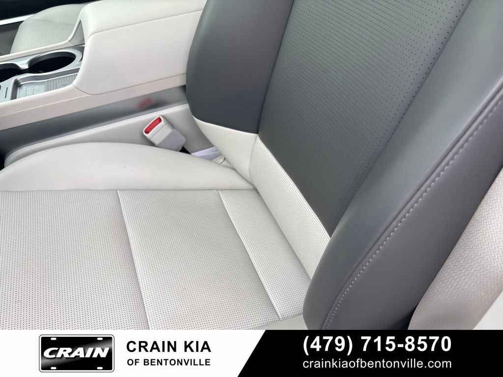 Used 2026 Hyundai Ioniq 9 Limited AWD/4WD image 13