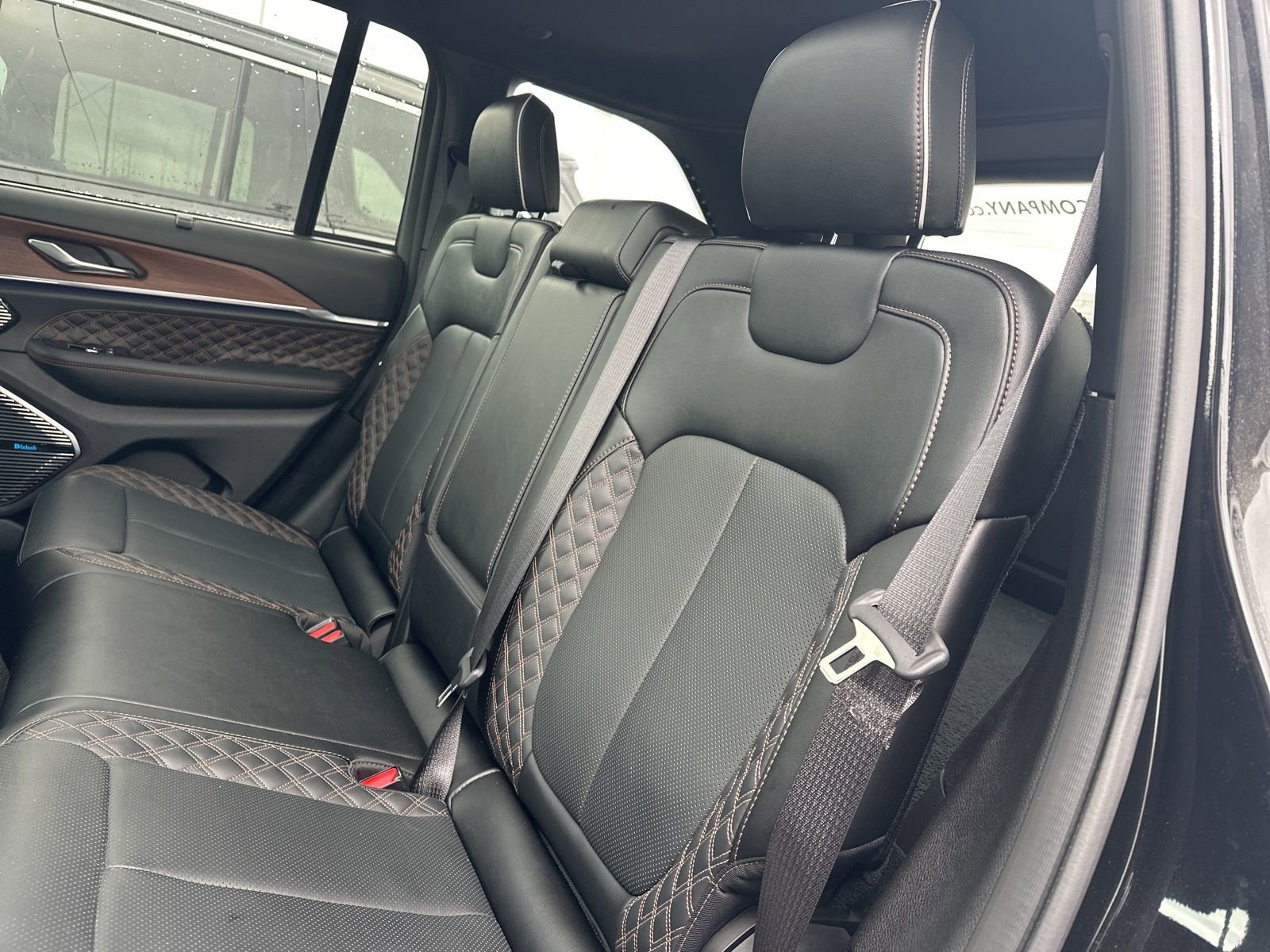 Used 2024 Jeep Grand Cherokee Summit w/ Luxury Tech Group V image 20