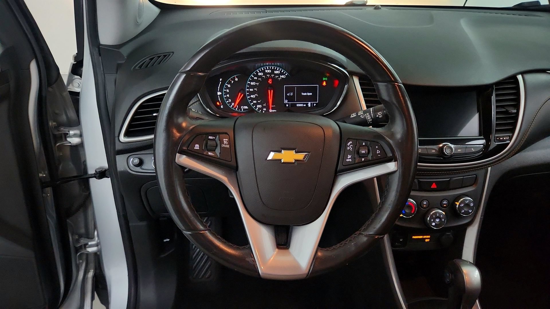Certified 2019 Chevrolet Trax LT w/ LT Convenience Package AWD/4WD image 19