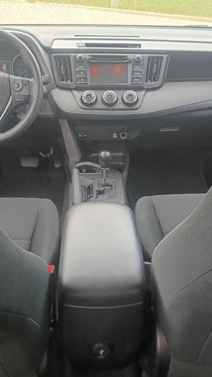 Used 2017 Toyota RAV4 LE FWD image 14