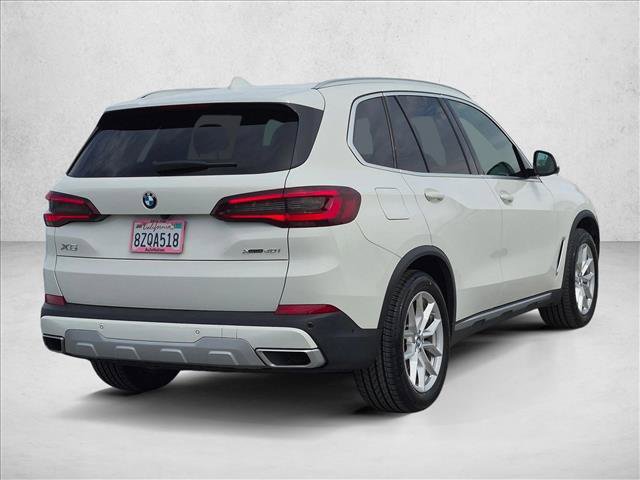 Certified 2022 BMW X5 xDrive40i w/ Parking Assistance Package AWD/4WD image 5
