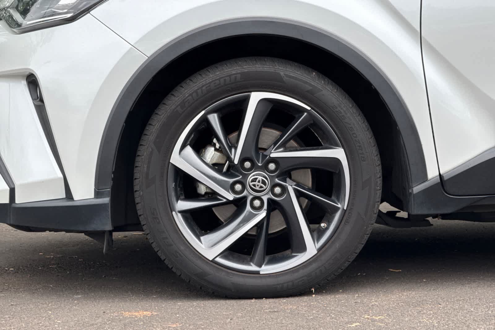Used 2022 Toyota C-HR Limited FWD image 26