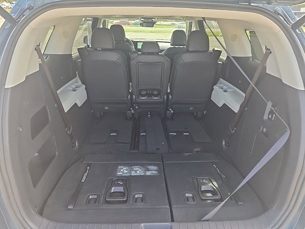 Used 2024 Kia Carnival SX Prestige image 25