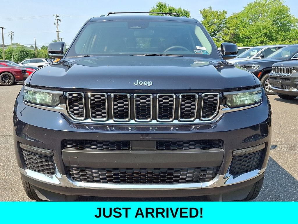 Used 2024 Jeep Grand Cherokee L Limited AWD/4WD image 2