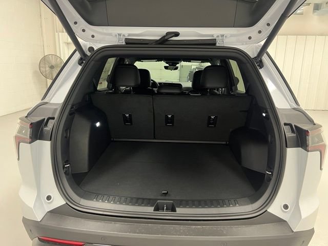 New 2026 Chevrolet Equinox RS w/ Convenience Package III AWD/4WD image 18