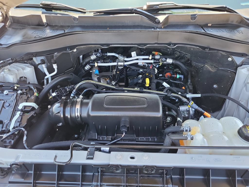 Used 2023 Ford Explorer XLT AWD/4WD image 23
