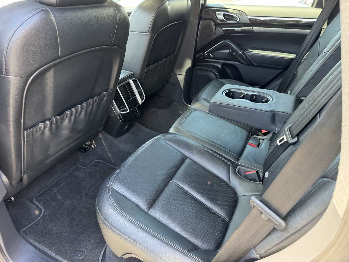 Used 2013 Porsche Cayenne Diesel AWD/4WD image 22