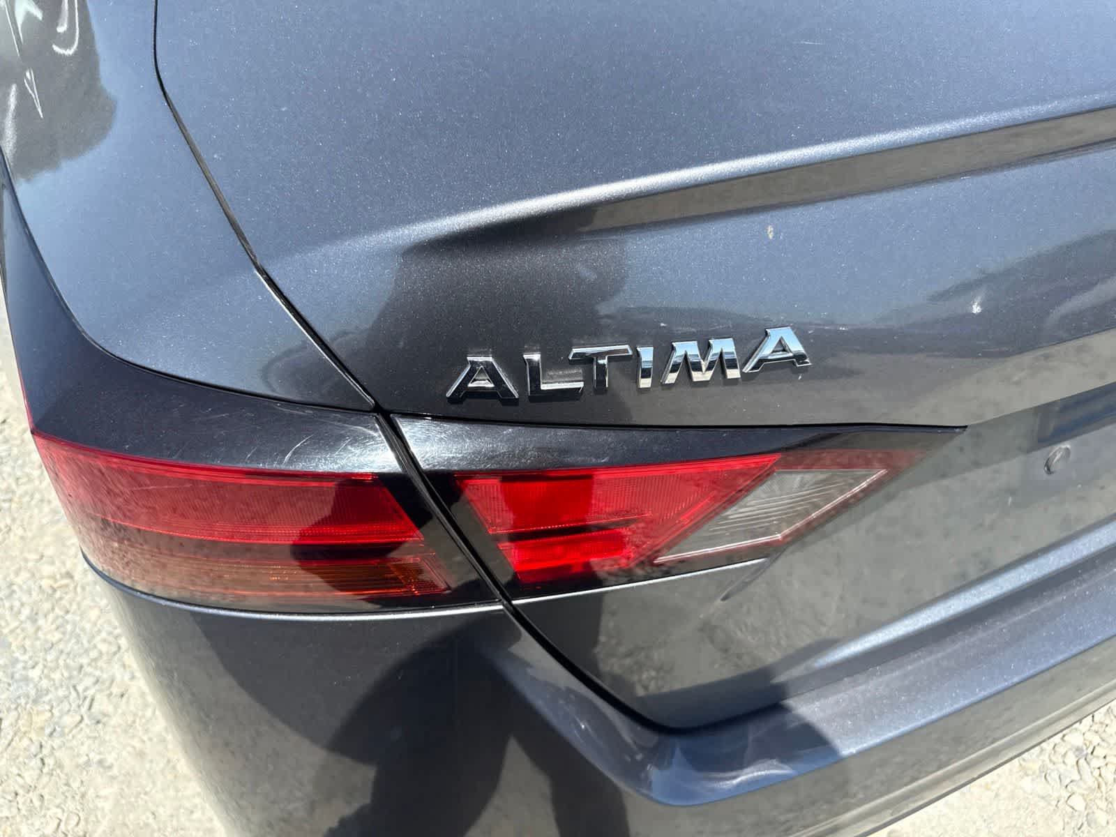 Used 2020 Nissan Altima 2.5 SR w/ Premium Package FWD image 14