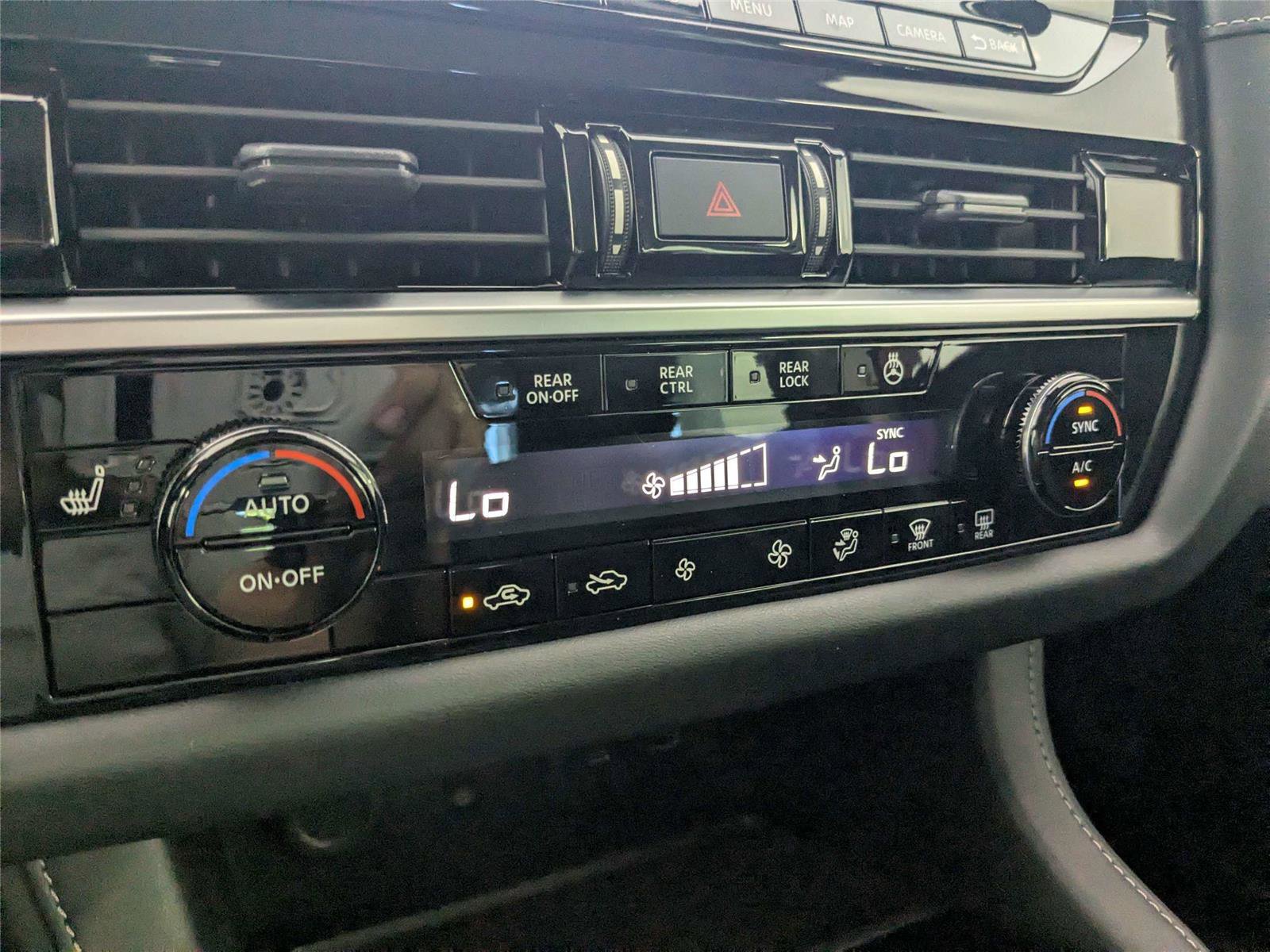 Used 2023 Nissan Pathfinder SL w/ Lighting Package (N92) image 20