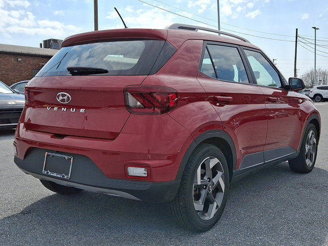 Certified 2023 Hyundai Venue Limited w/ Cargo Package image 4