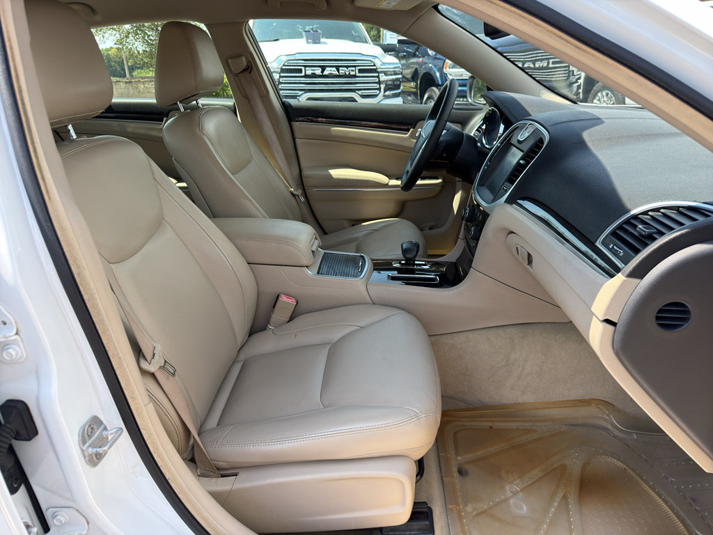Used 2013 Chrysler 300 RWD image 21