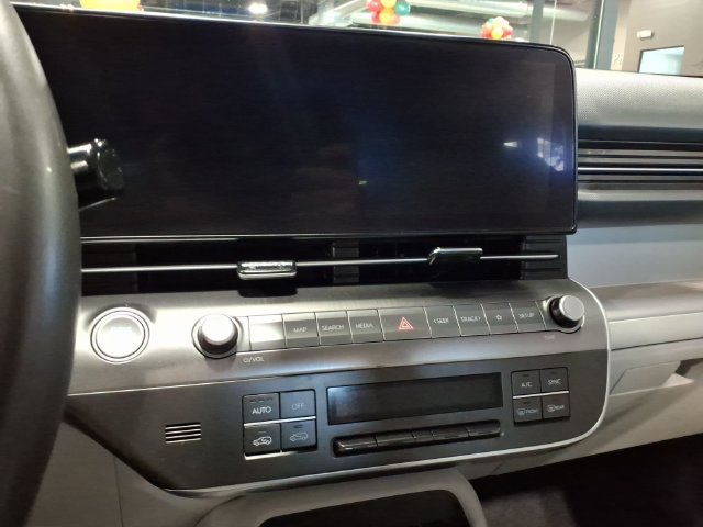 Used 2025 Hyundai Kona SEL AWD/4WD image 13