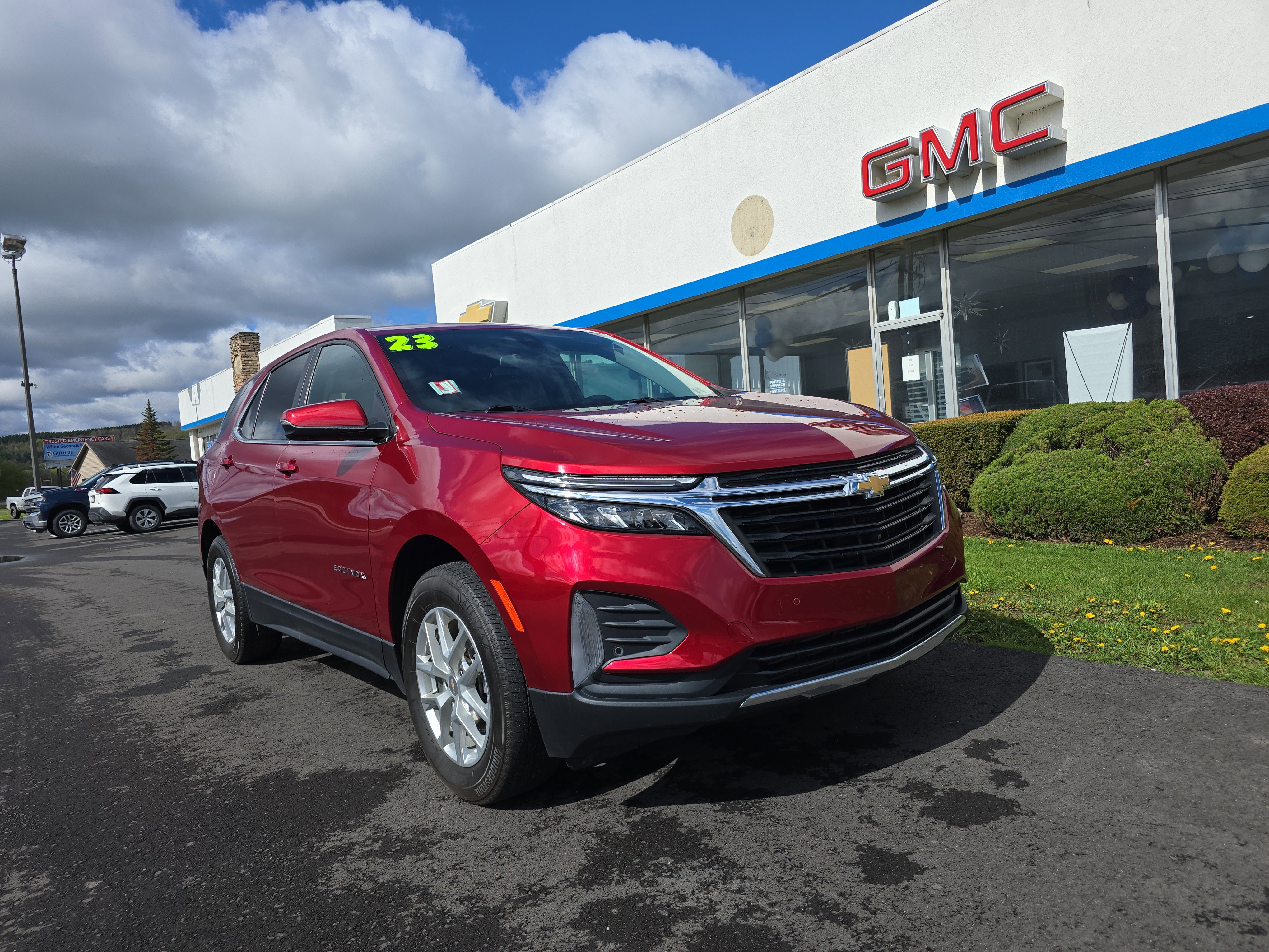 Used 2023 Chevrolet Equinox LT AWD/4WD image 1