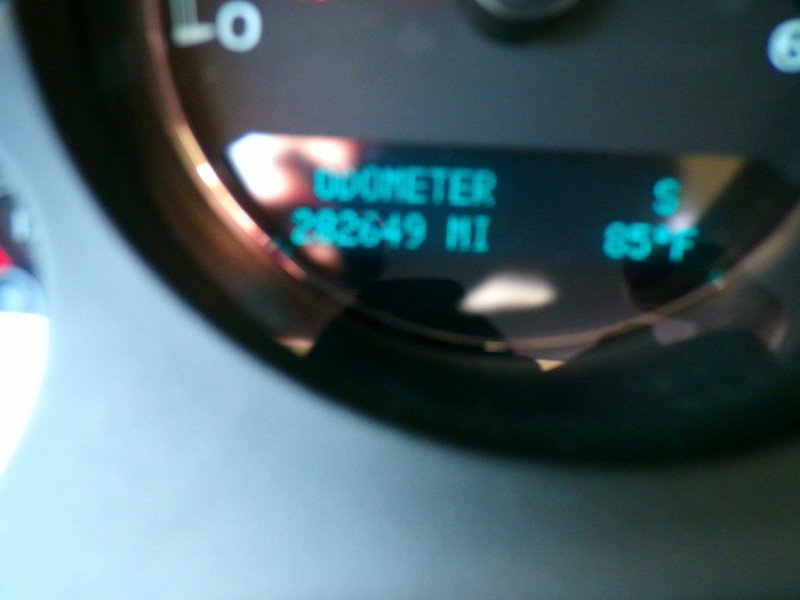 Used 2010 Chevrolet Suburban LTZ image 11