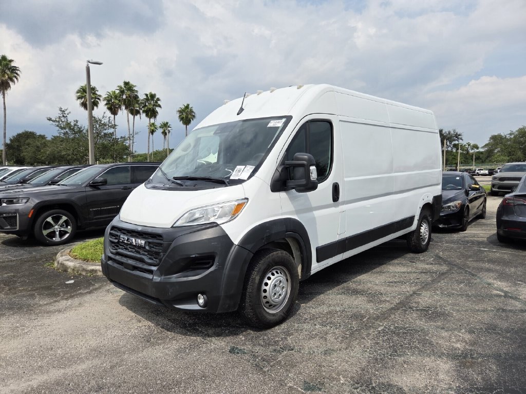 Used 2025 RAM ProMaster 2500 w/ Convenience Group FWD image 3