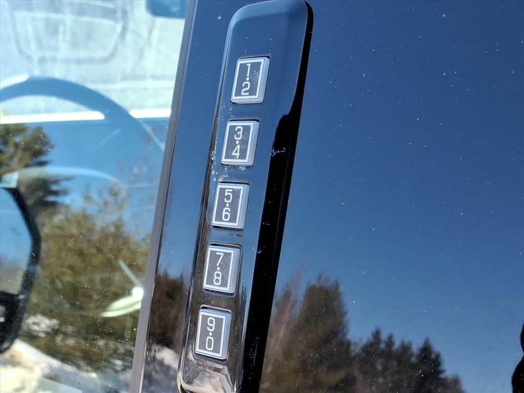 New 2026 Ford F350 Platinum w/ FX4 Off-Road Package image 17
