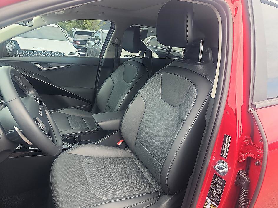 Used 2024 Kia Niro FWD image 15