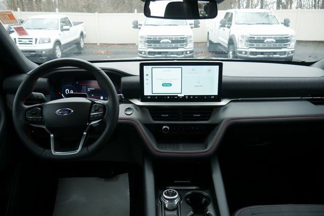 Used 2025 Ford Explorer ST-Line w/ Premium Package image 7