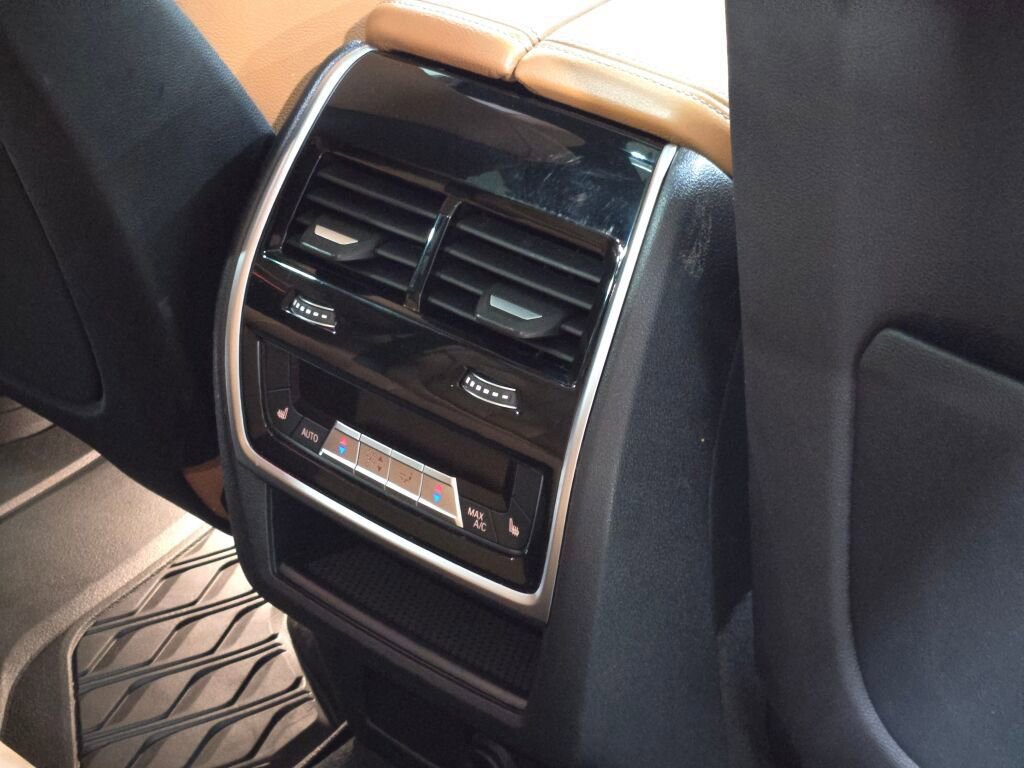 Used 2019 BMW X5 xDrive40i w/ Premium Package image 13