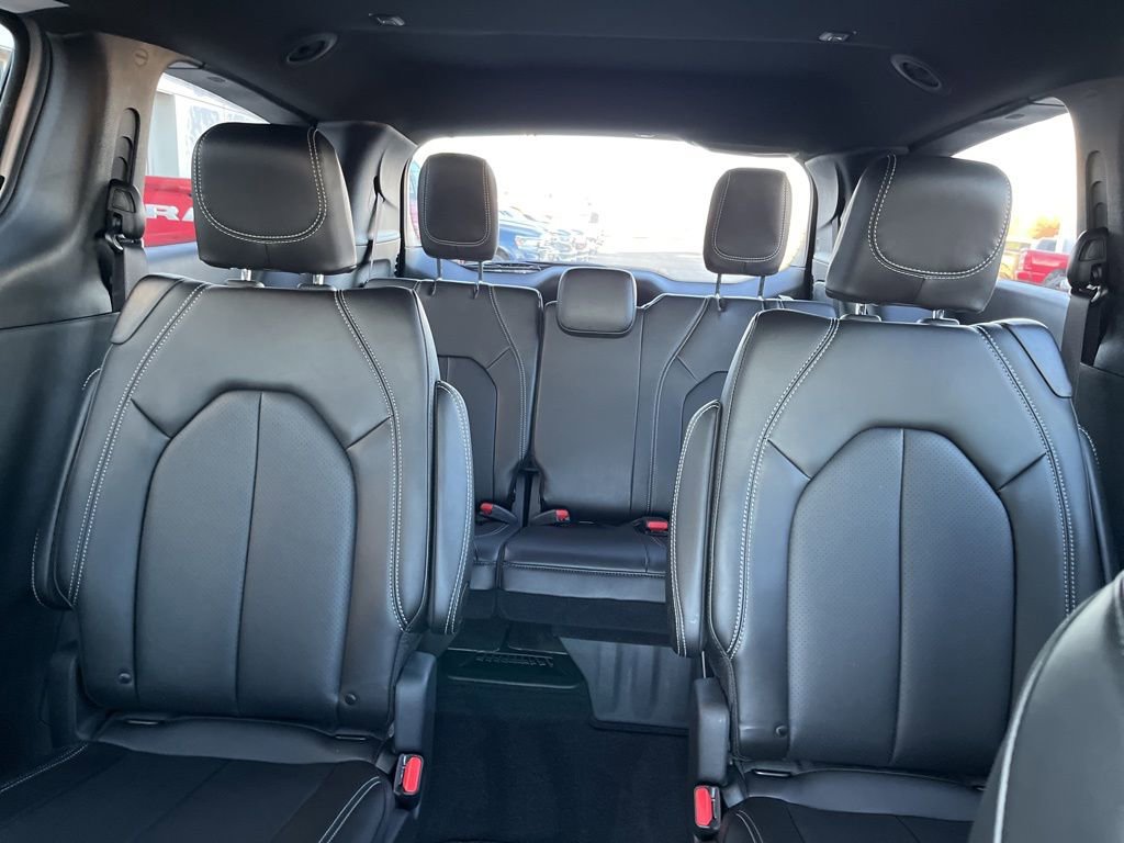 New 2026 Chrysler Pacifica Select w/ S Appearance Package image 23