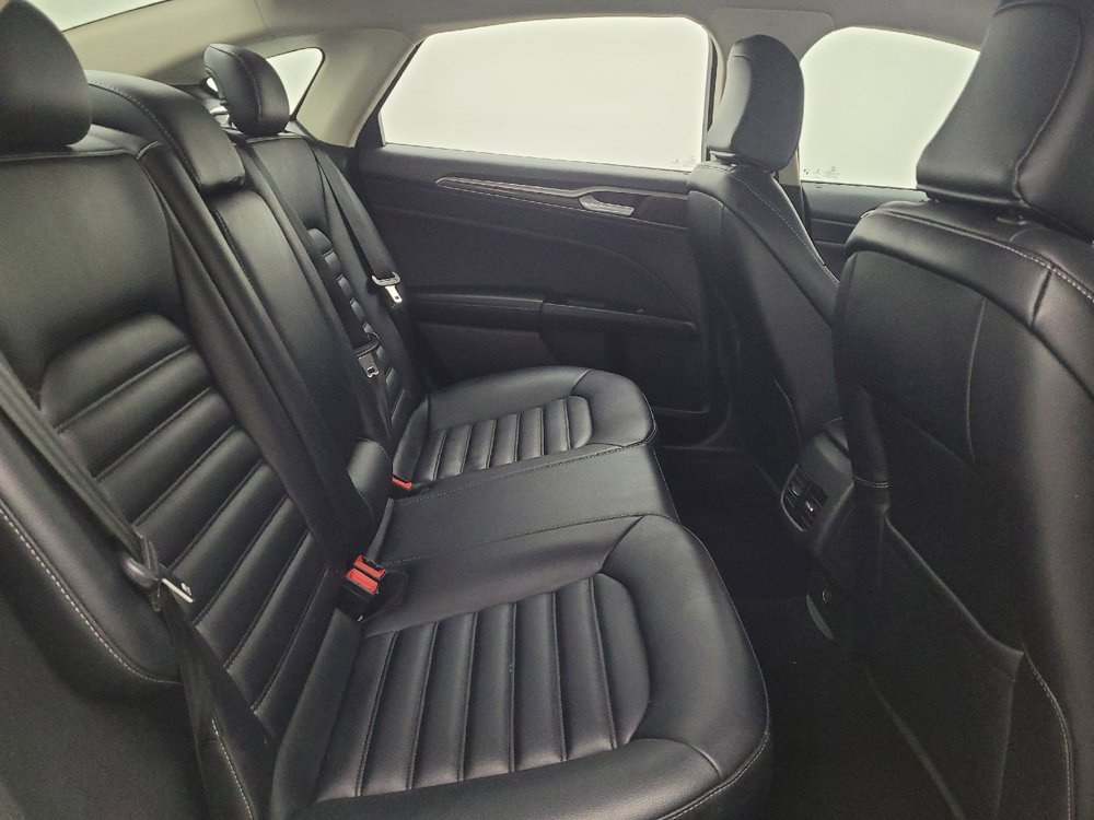 Used 2020 Ford Fusion SEL FWD image 19