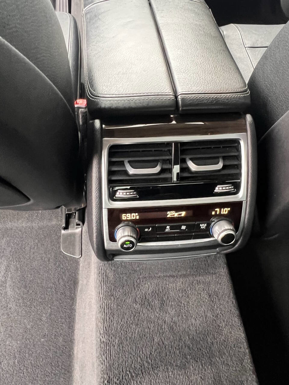 Used 2017 BMW 740i RWD image 13