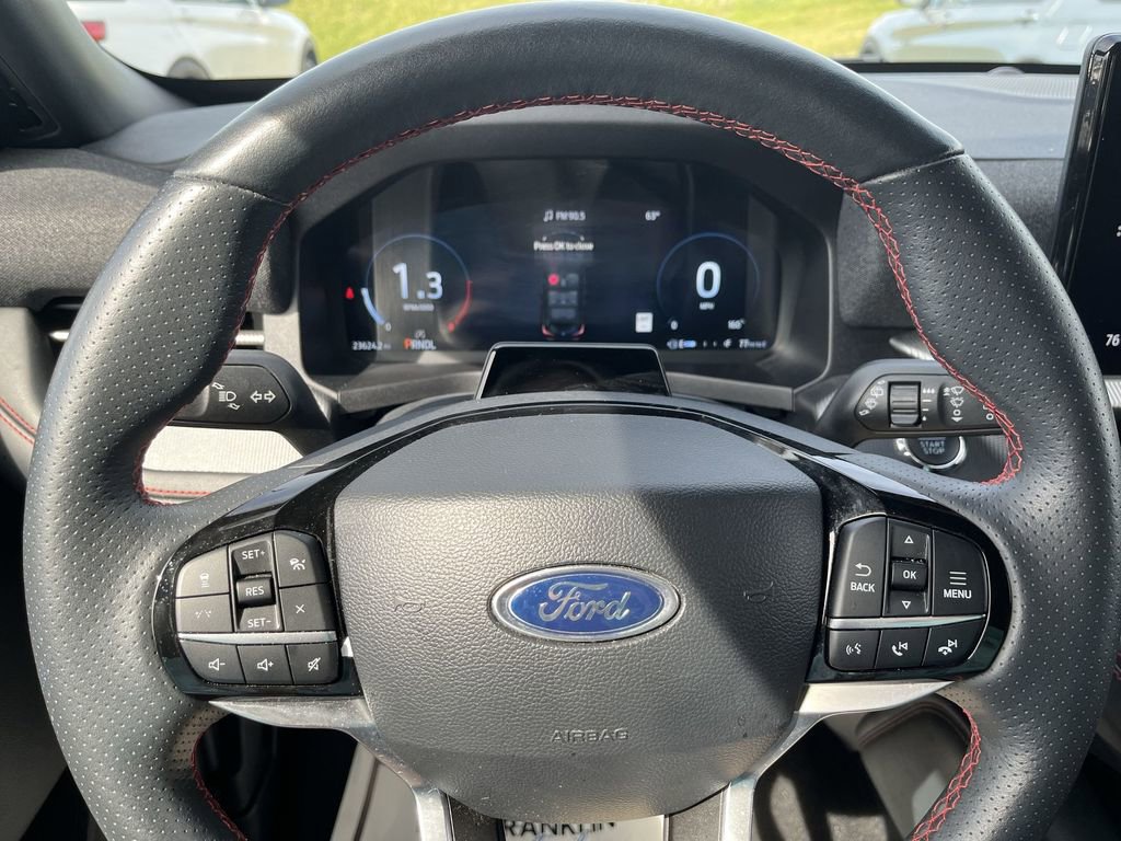 Used 2025 Ford Explorer ST-Line w/ ST-Line Street Pack AWD/4WD image 14
