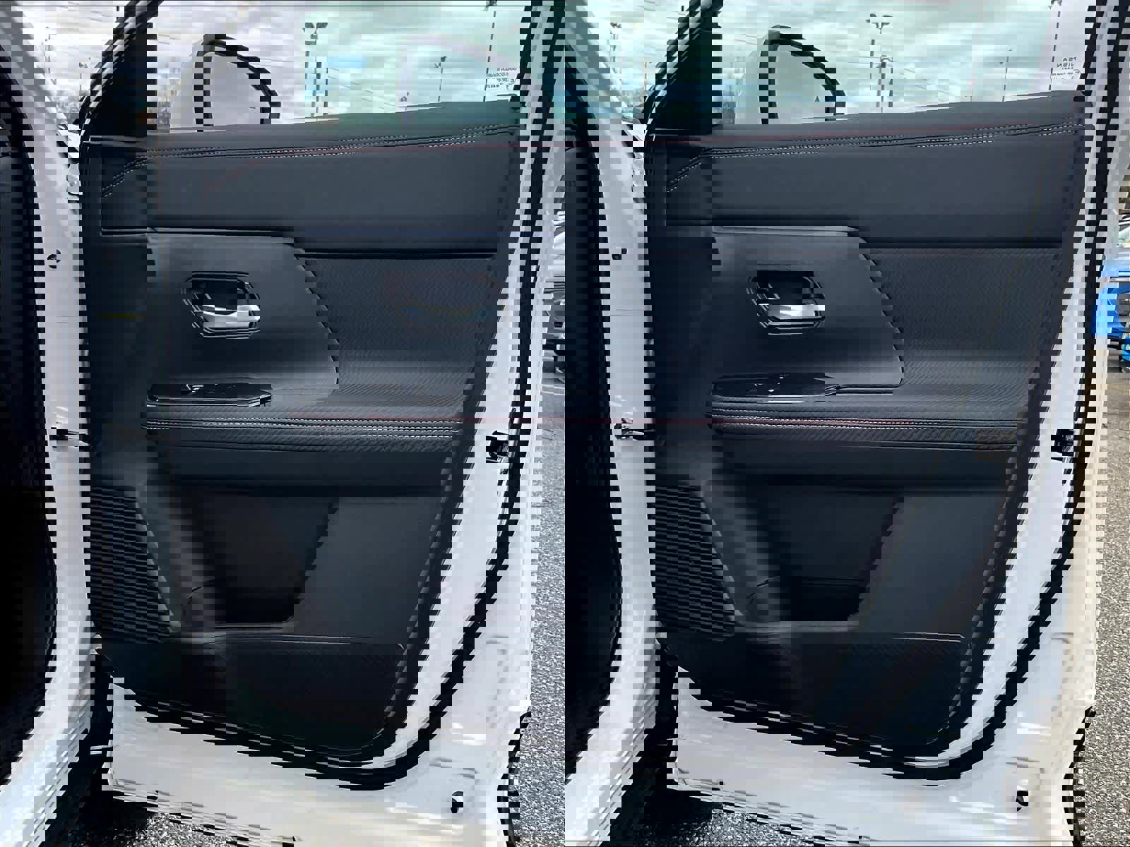 Used 2025 Nissan Kicks SR w/ SR Premium Package image 12