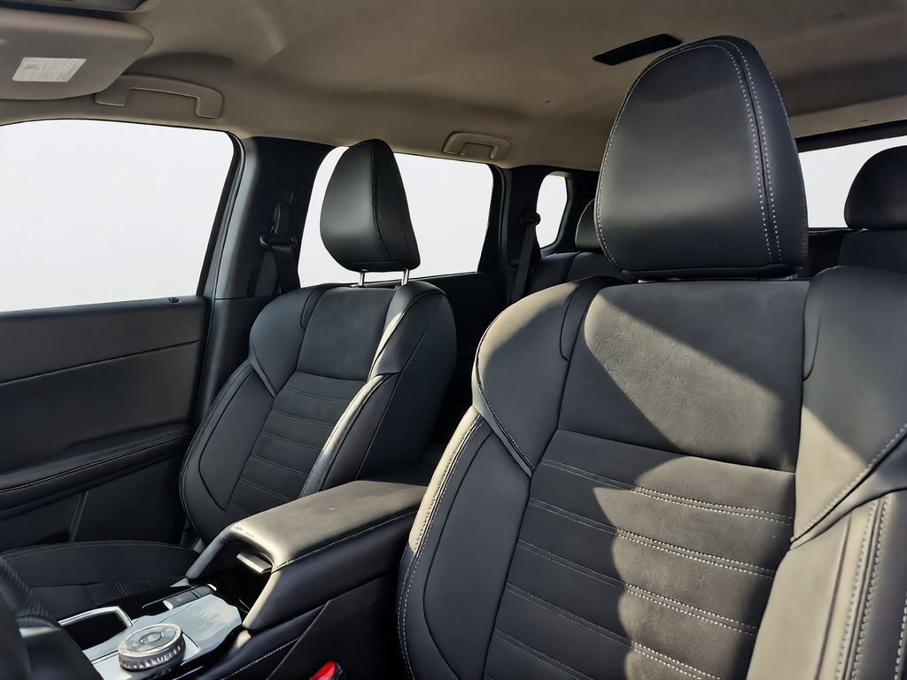 Used 2025 Mitsubishi Outlander SE AWD/4WD image 48