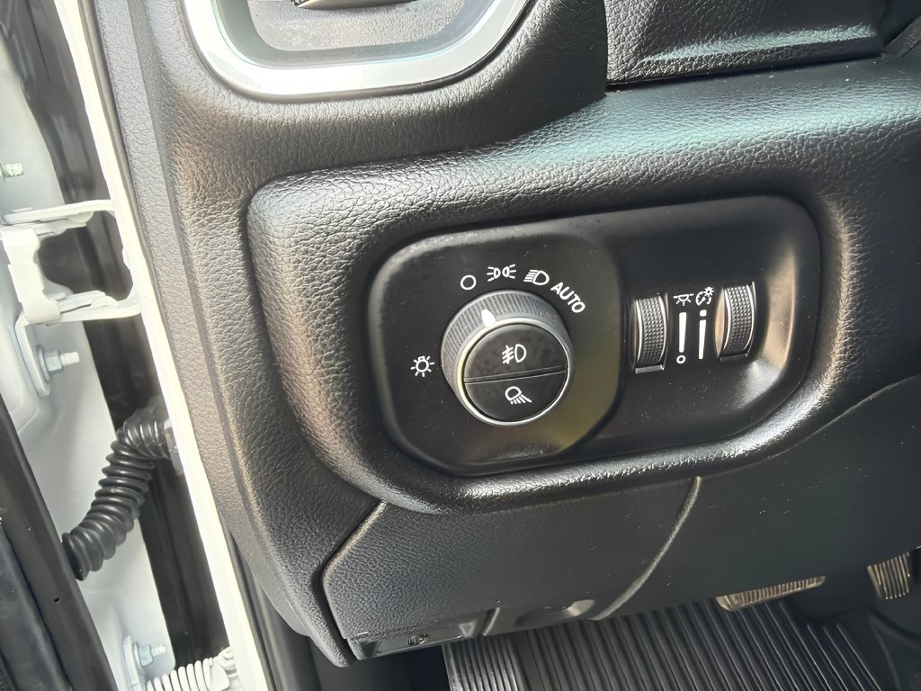 Used 2026 RAM 3500 Laramie AWD/4WD image 16