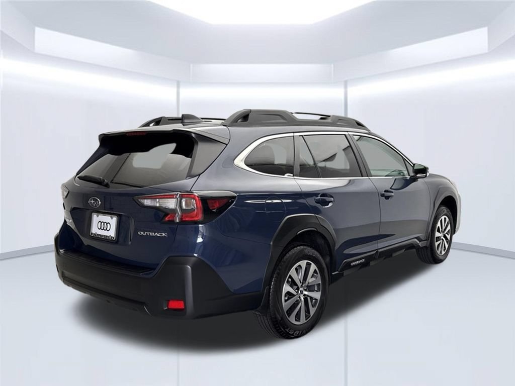 Used 2025 Subaru Outback Premium AWD/4WD image 8