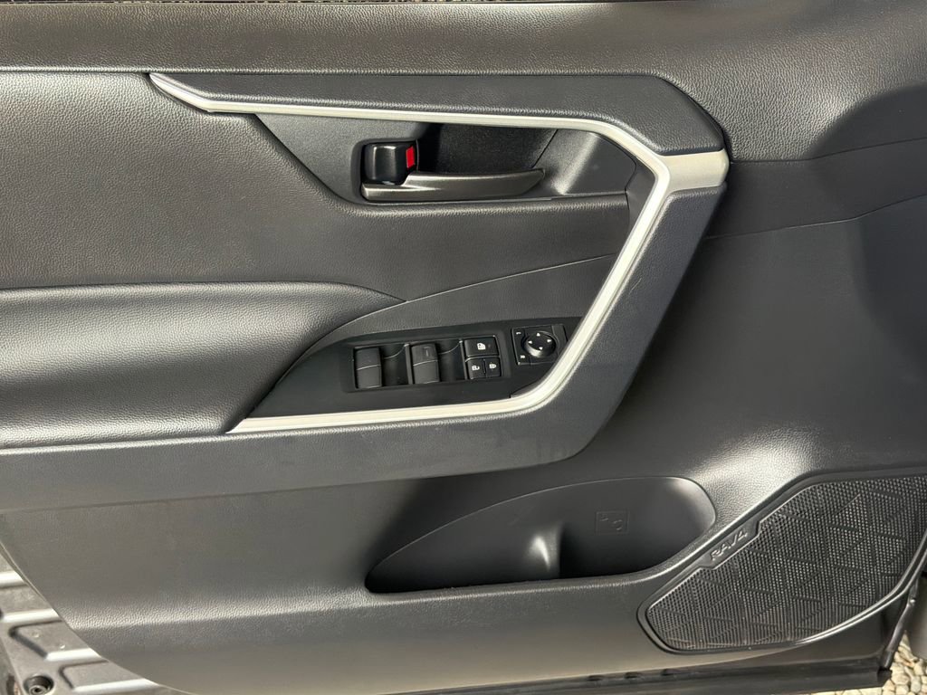 Used 2025 Toyota RAV4 LE FWD image 3