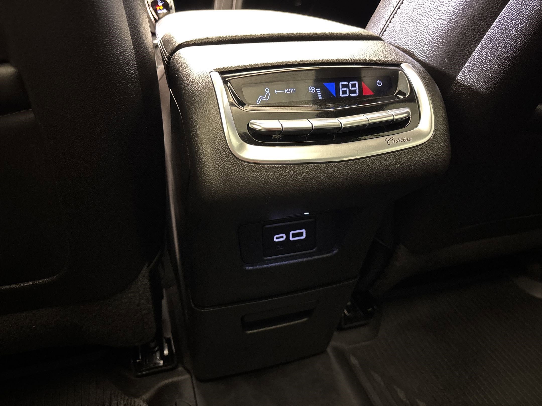 Used 2022 Cadillac XT6 Luxury w/ LPO, Floor Liner Package AWD/4WD image 30