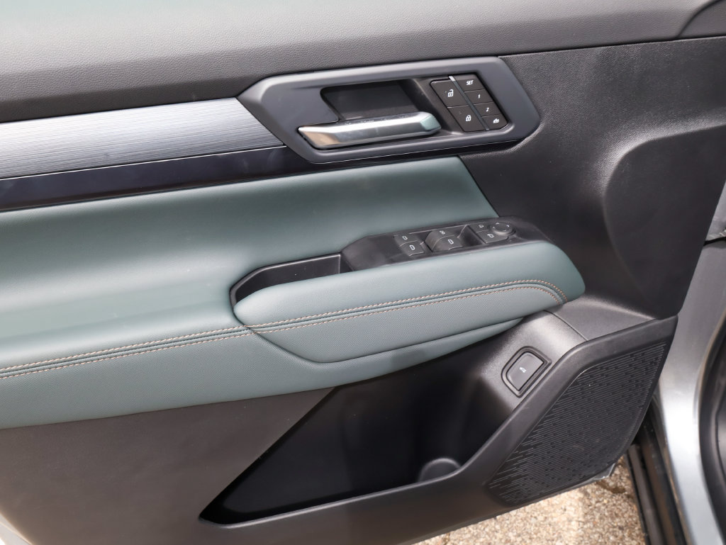 New 2027 GMC Terrain AT4 w/ Convenience Package III AWD/4WD image 9