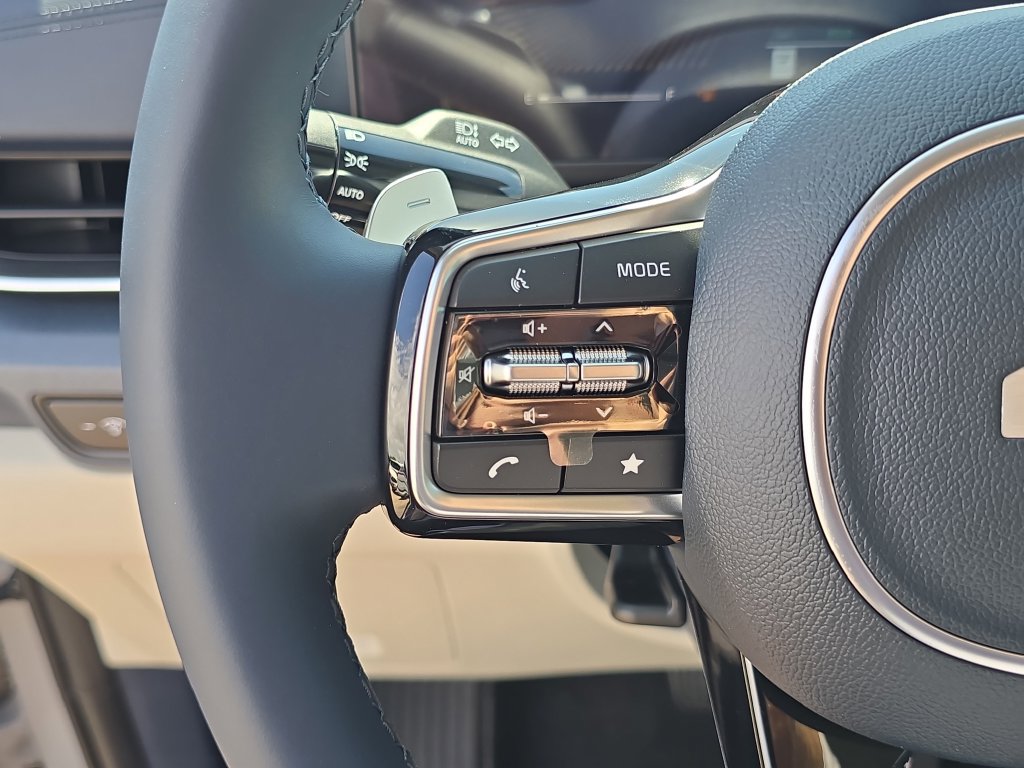 New 2026 Kia Carnival EX FWD image 31