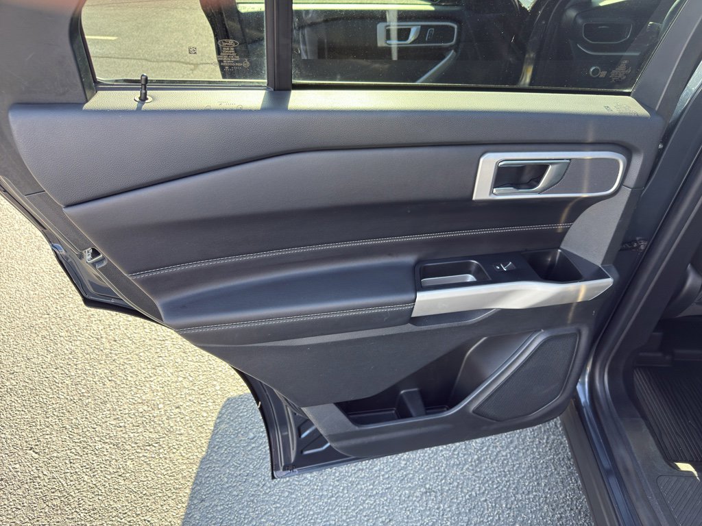 Used 2022 Ford Explorer XLT w/ Equipment Group 202A image 25