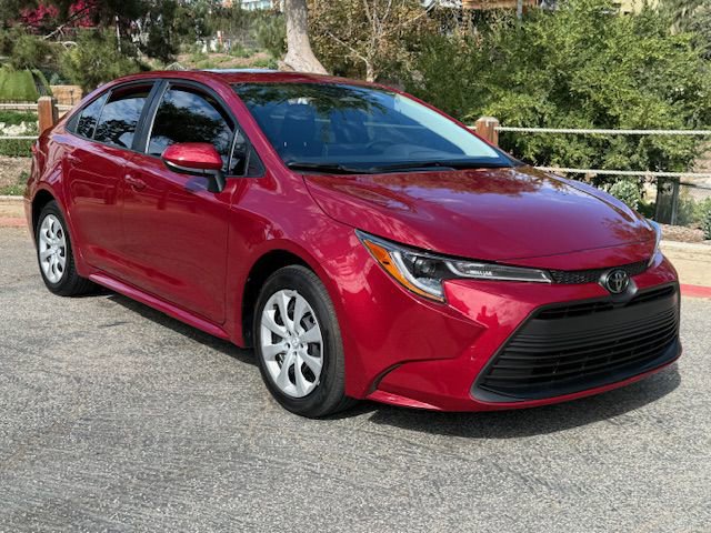 Used 2023 Toyota Corolla LE image 3