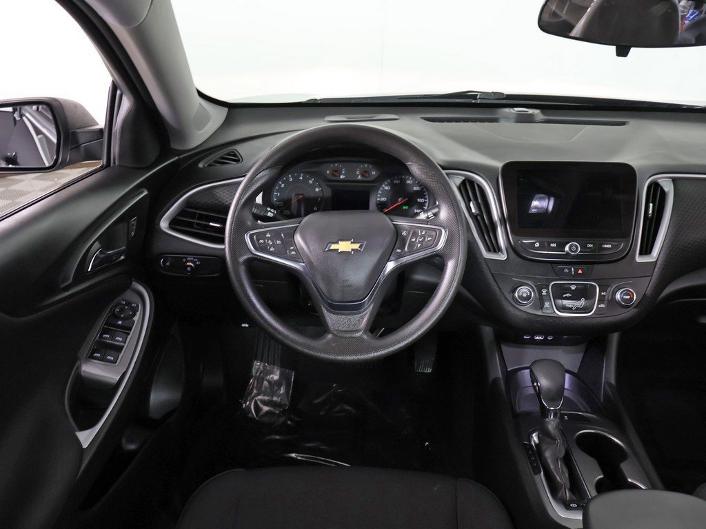 Used 2025 Chevrolet Malibu LS image 31