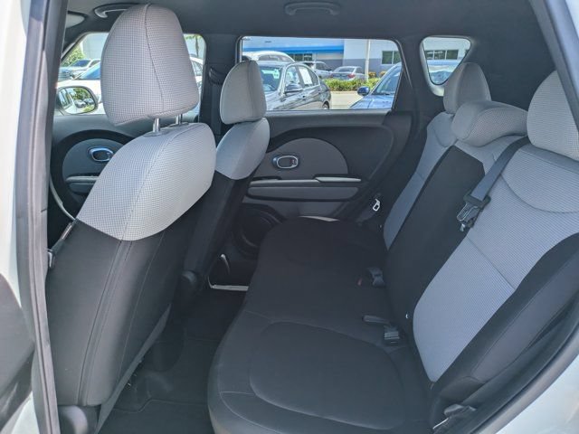 Used 2018 Kia Soul FWD image 13
