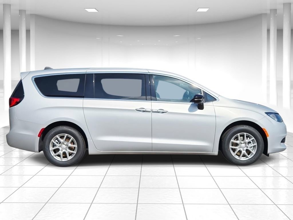 New 2026 Chrysler Voyager LX image 2