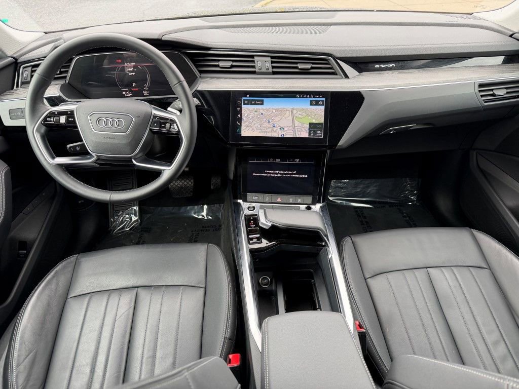 Certified 2022 Audi e-tron Premium image 2